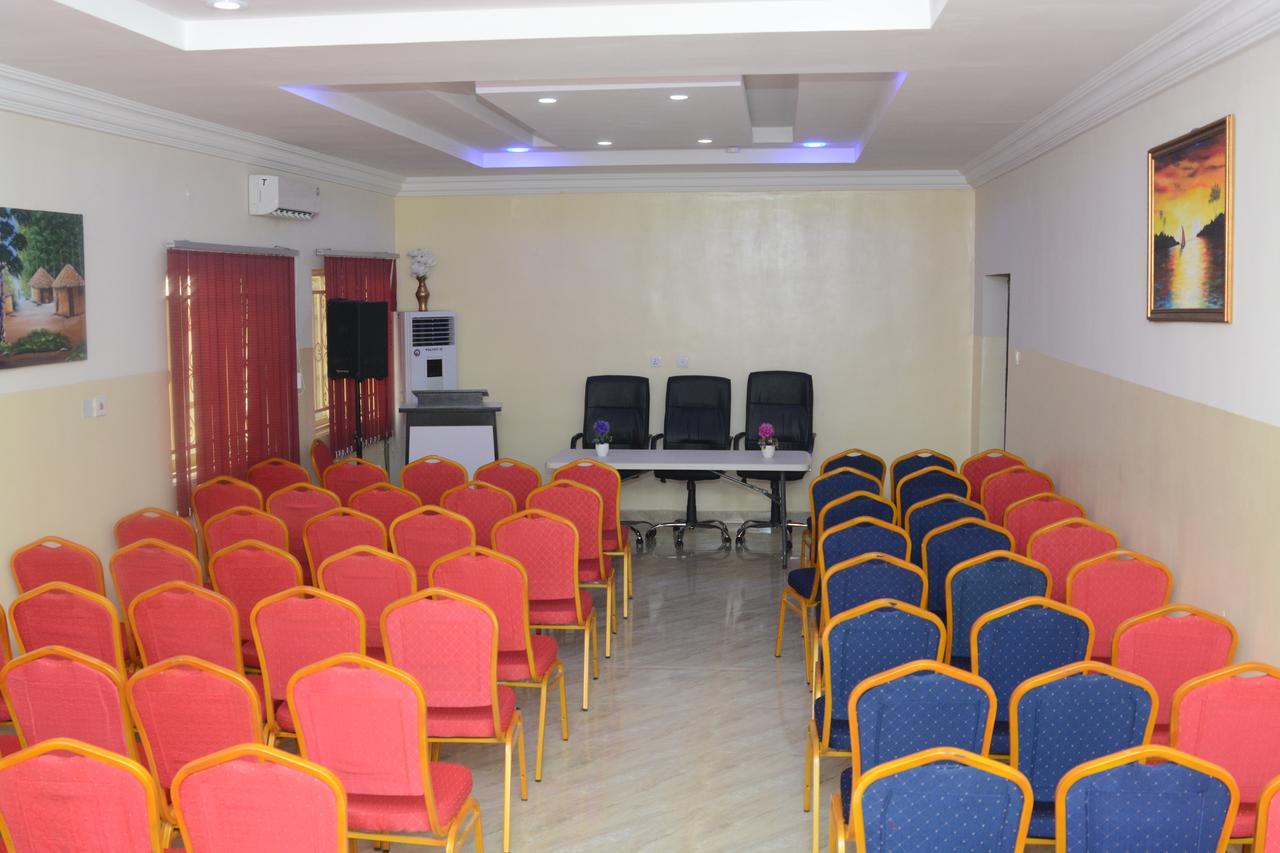 Peace Media Hotels Abuja Eksteriør billede